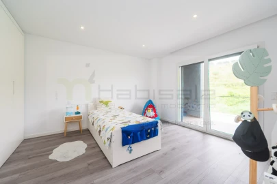 Moradia T4 para Venda em Pontinha e Famões