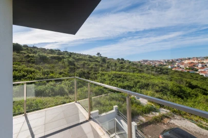 Moradia T4 para Venda em Pontinha e Famões