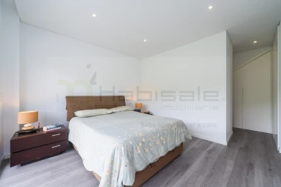 Moradia T4 para Venda em Pontinha e Famões