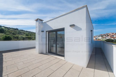 Moradia T4 para Venda em Pontinha e Famões