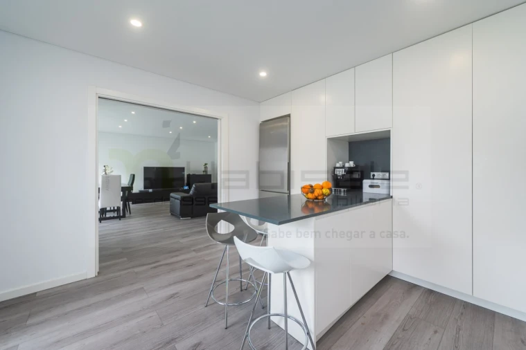 Moradia T4 para Venda em Pontinha e Famões Foto 8