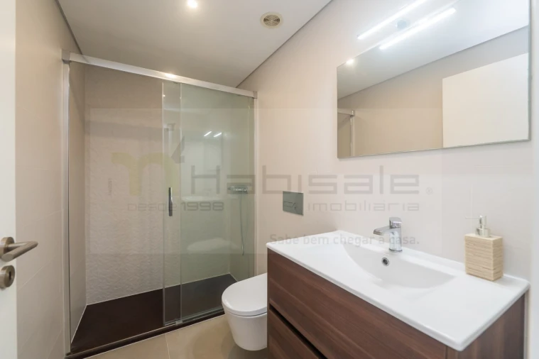 Moradia T4 para Venda em Pontinha e Famões Foto 45