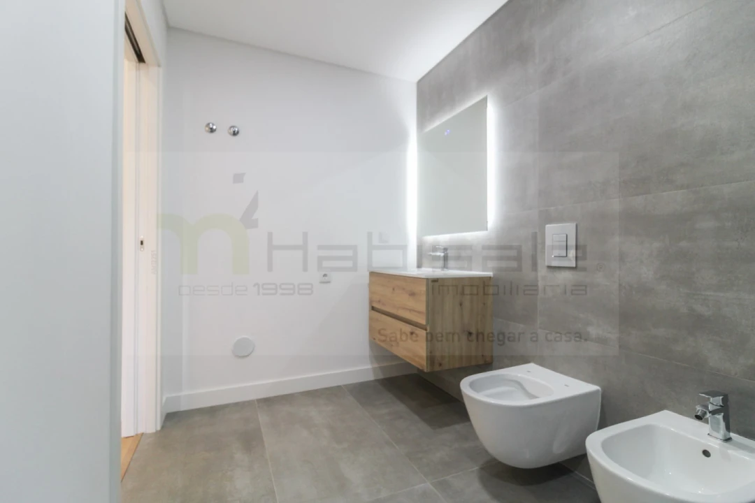 Apartamento T3 para Venda em Santo António dos Cavaleiros e Frielas Foto 9