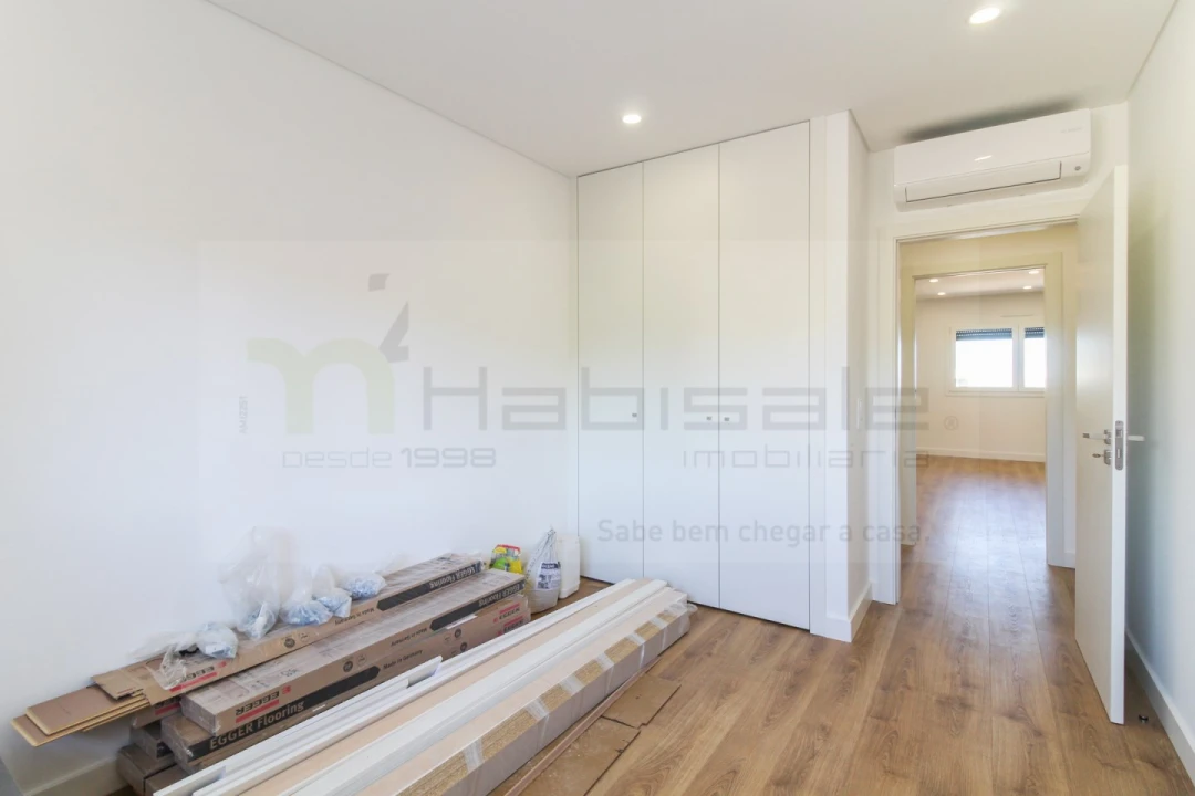 Apartamento T3 para Venda em Santo António dos Cavaleiros e Frielas Foto 11