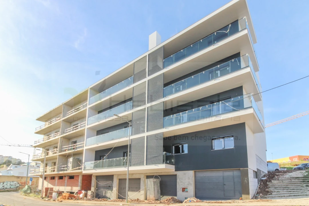 Apartamento T3 para Venda em Santo António dos Cavaleiros e Frielas Foto 21