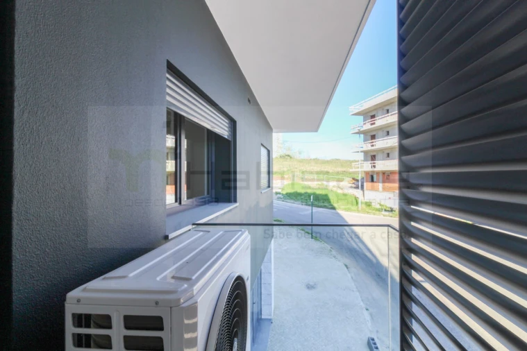 Apartamento T3 para Venda em Santo António dos Cavaleiros e Frielas Foto 19