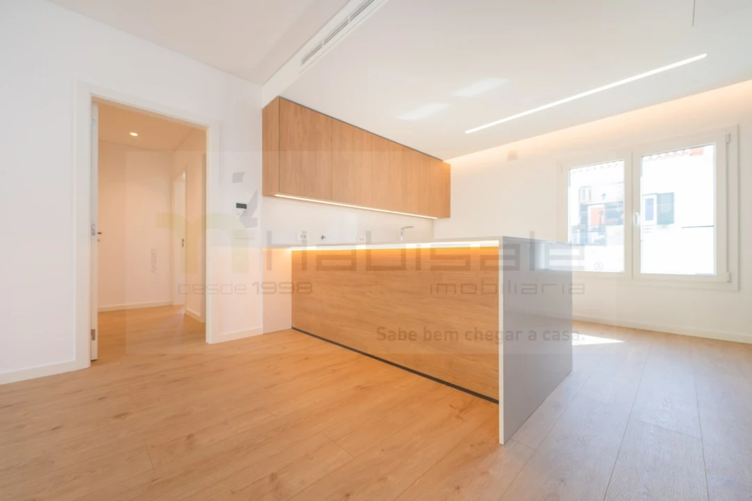 Apartamento T3 para Venda em Carcavelos e Parede Foto 18