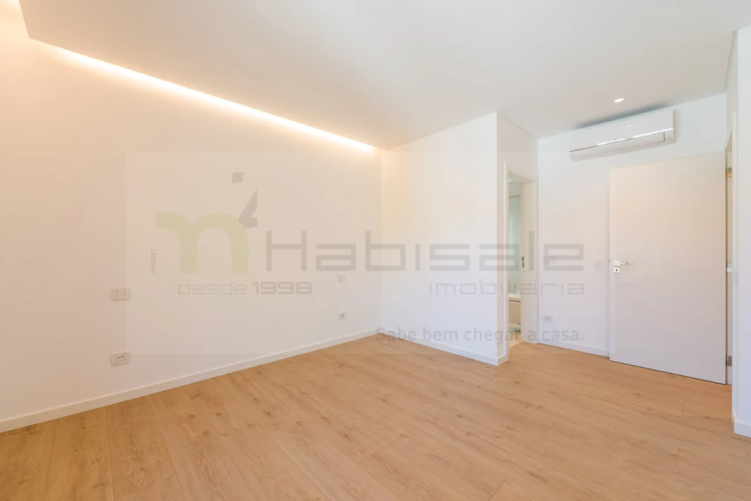 Apartamento T3 para Venda em Carcavelos e Parede Foto 30