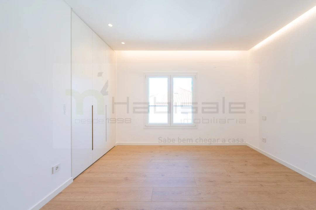 Apartamento T3 para Venda em Carcavelos e Parede Foto 31