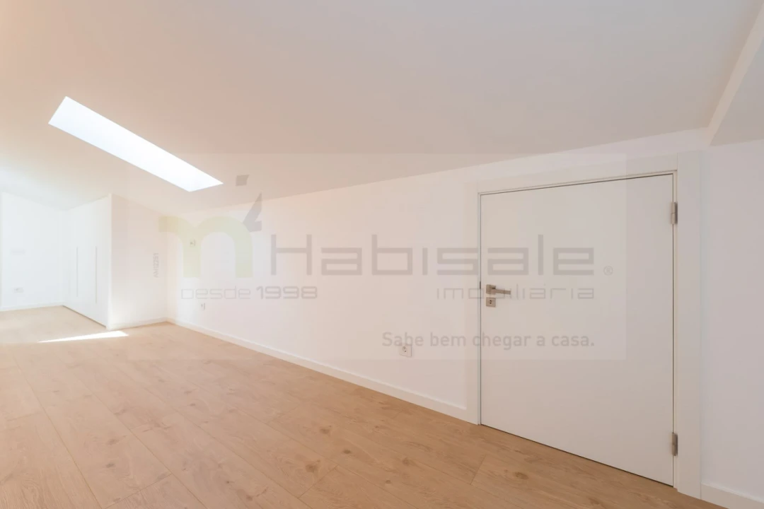 Apartamento T3 para Venda em Carcavelos e Parede Foto 38