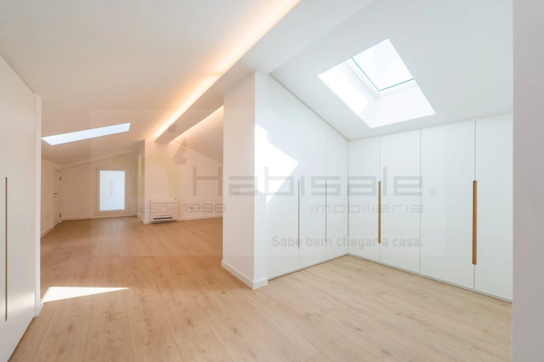 Apartamento T3 para Venda em Carcavelos e Parede Foto 44