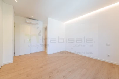 Apartamento T3 para Venda em Carcavelos e Parede