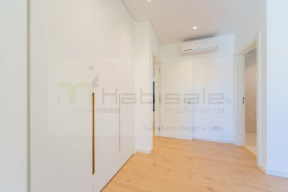 Apartamento T3 para Venda em Carcavelos e Parede