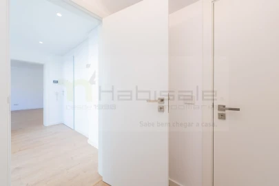 Apartamento T3 para Venda em Carcavelos e Parede