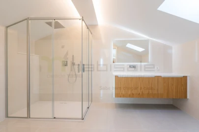 Apartamento T3 para Venda em Carcavelos e Parede