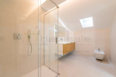 Apartamento T3 para Venda em Carcavelos e Parede