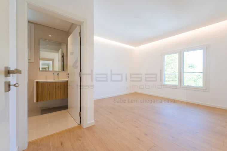 Apartamento T3 para Venda em Carcavelos e Parede Foto 22