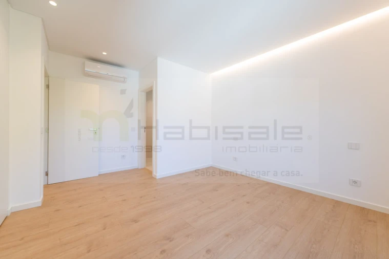 Apartamento T3 para Venda em Carcavelos e Parede Foto 23