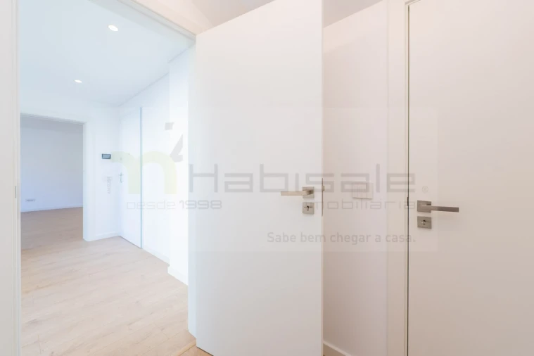 Apartamento T3 para Venda em Carcavelos e Parede Foto 36