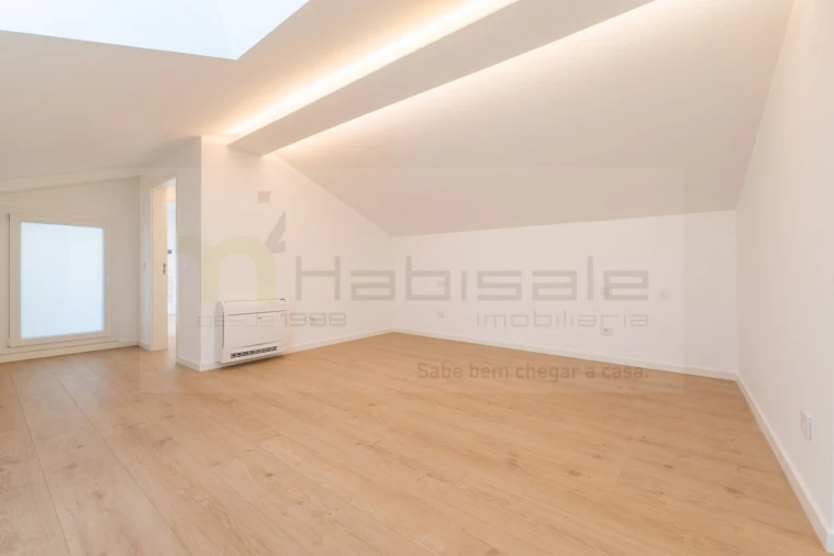 Apartamento T3 para Venda em Carcavelos e Parede Foto 42
