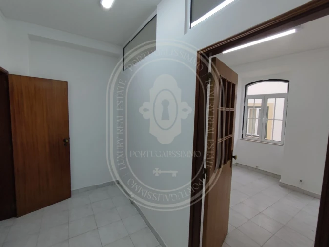 Escritório para Arrendamento em São João Baptista e Santa Maria dos Olivais Foto 8