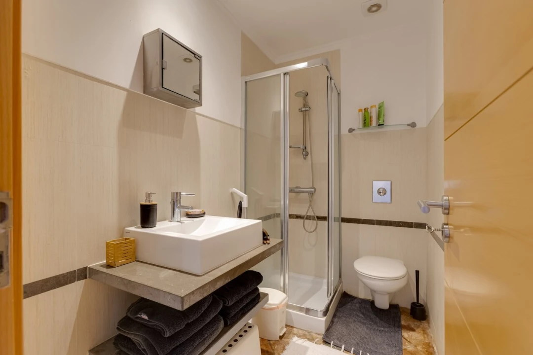 Apartamento T2 para Venda em Budens Foto 17