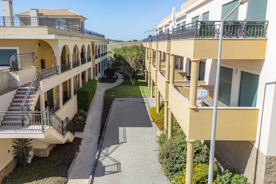 Apartamento T2 para Venda em Budens Foto 24