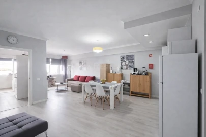 Apartamento T3 para Venda em Albufeira e Olhos de Água
