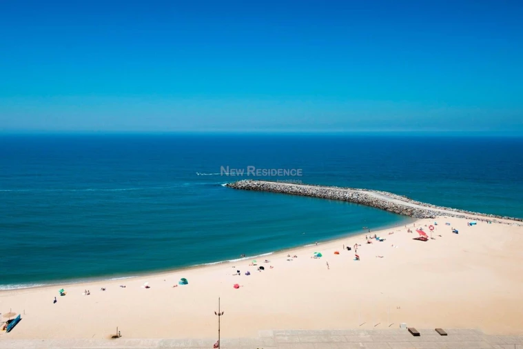 Moradia T4 para Venda em Espinho Foto 28