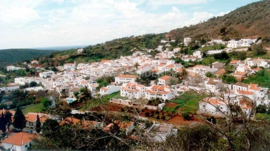 Moradia T0 para Venda em Alte Foto 15