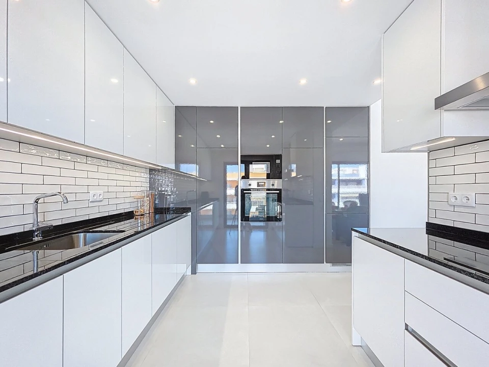 Apartamento T4 para Venda em Portimão Foto 14
