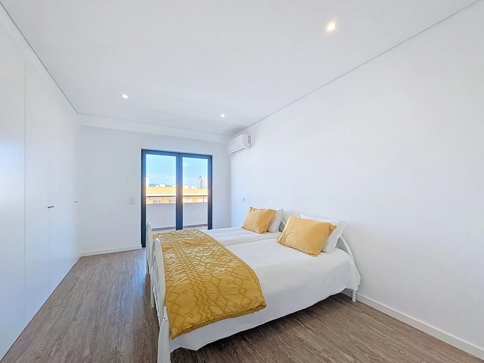 Apartamento T4 para Venda em Portimão Foto 28