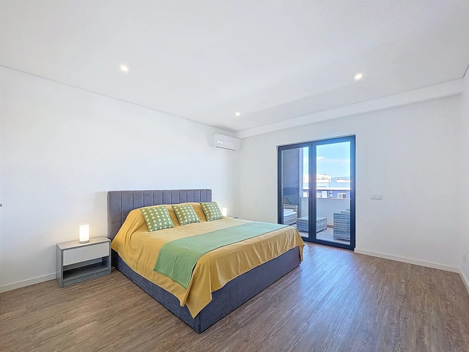 Apartamento T4 para Venda em Portimão Foto 30