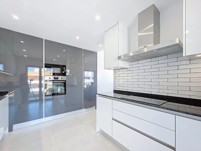 Apartamento T4 para Venda em Portimão Foto 15