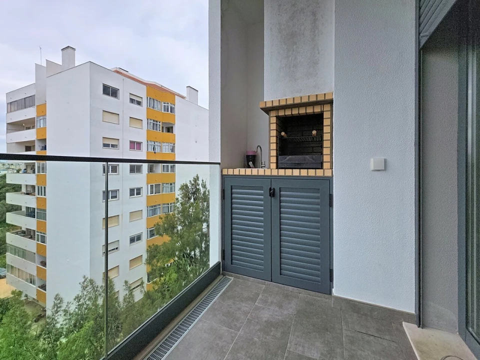 Apartamento T4 para Venda em Portimão Foto 8