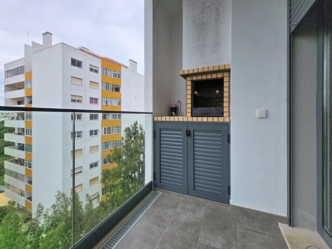Apartamento T4 para Venda em Portimão Foto 8