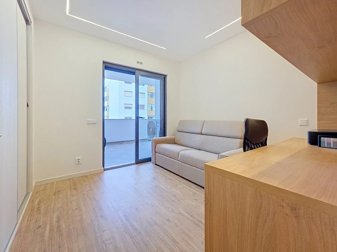 Apartamento T4 para Venda em Portimão Foto 16