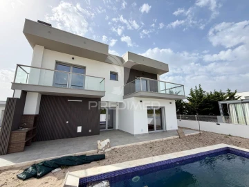 Moradia T4 para Venda em Azeitão (São Lourenço e São Simão)