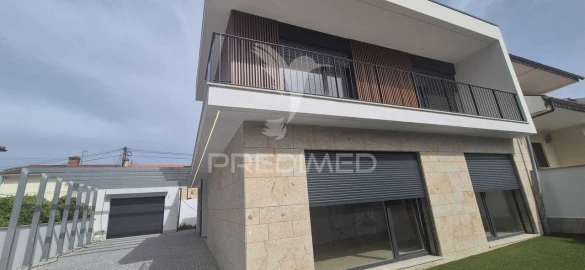 Moradia T4 para Venda em Palmeira