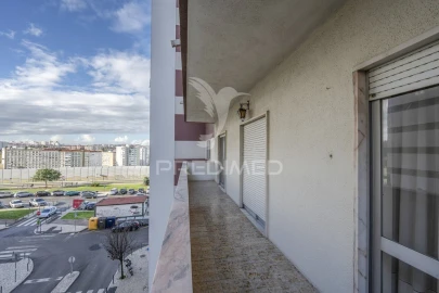 Apartamento T3 para Venda em Pontinha e Famões