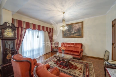 Apartamento T3 para Venda em Pontinha e Famões