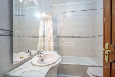 Apartamento T3 para Venda em Pontinha e Famões