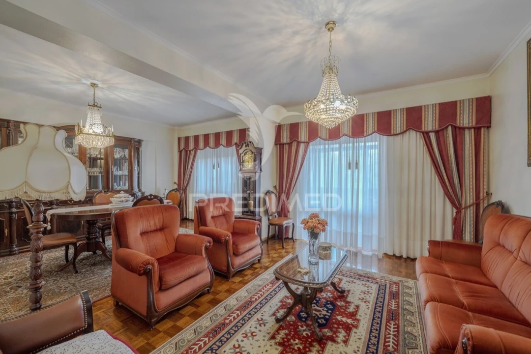 Apartamento T3 para Venda em Pontinha e Famões Foto 1