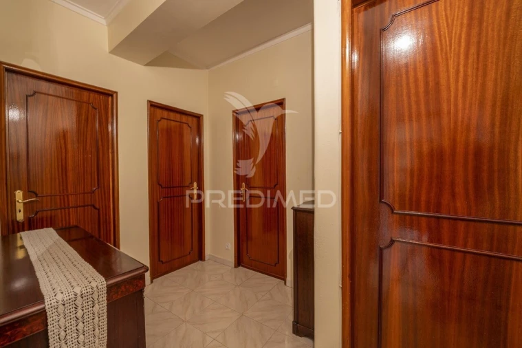 Apartamento T3 para Venda em Pontinha e Famões Foto 18