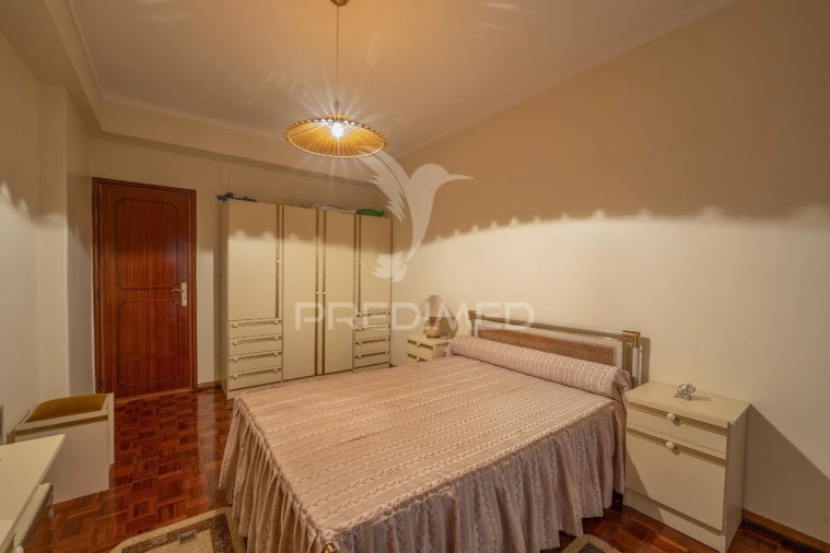 Apartamento T3 para Venda em Pontinha e Famões Foto 16