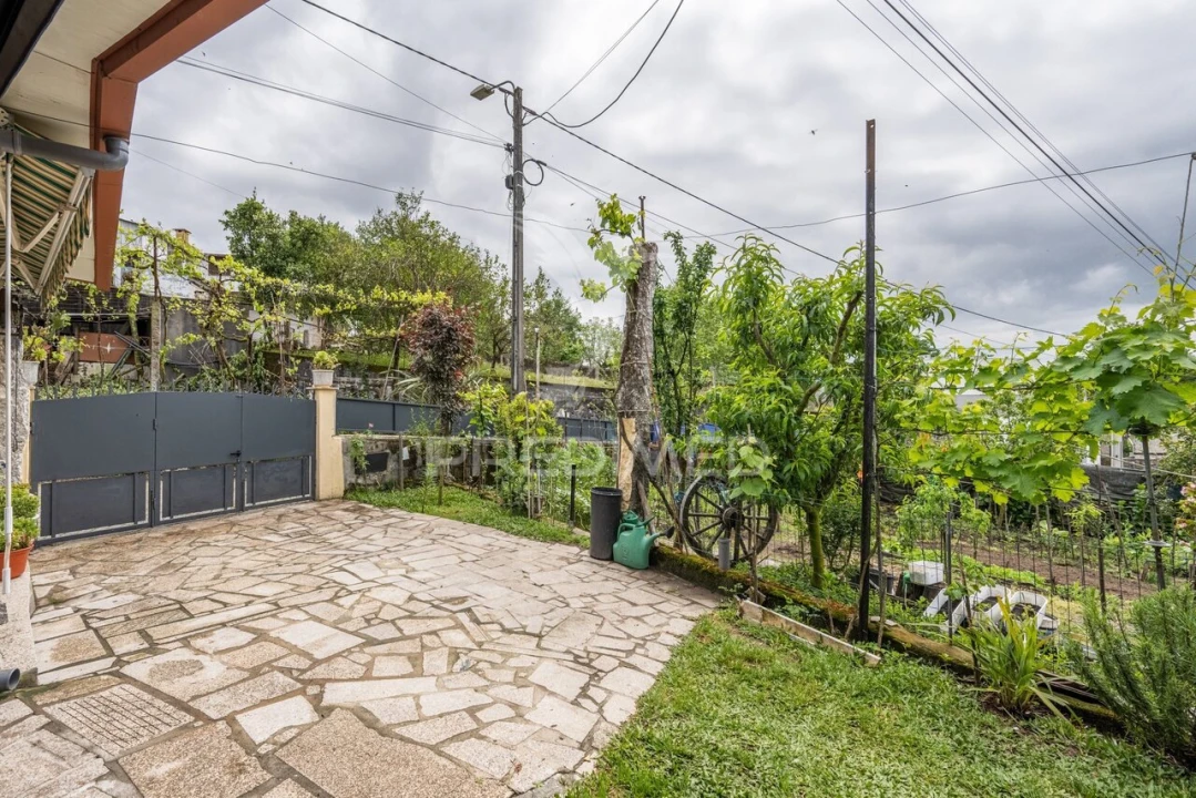 Moradia T2 para Venda em Rendufinho Foto 11