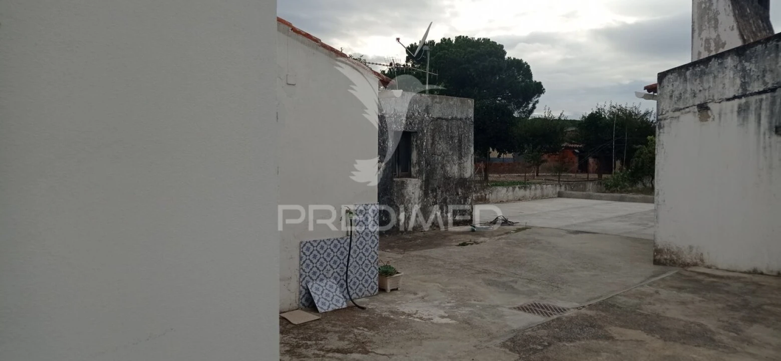 Moradia T1 para Venda em Couço Foto 17