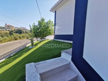 Moradia T4 para Venda em São João Baptista e Santa Maria dos Olivais