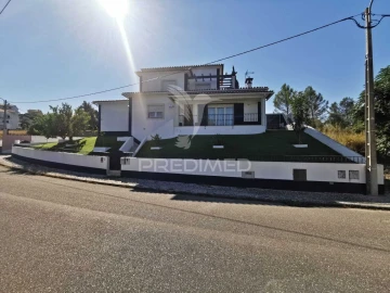 Moradia T4 para Venda em São João Baptista e Santa Maria dos Olivais