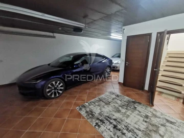 Moradia T4 para Venda em São João Baptista e Santa Maria dos Olivais